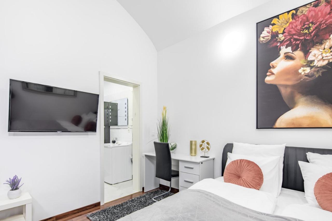 Melody Meadow Apartment บูดาเปสต์ ภายนอก รูปภาพ
