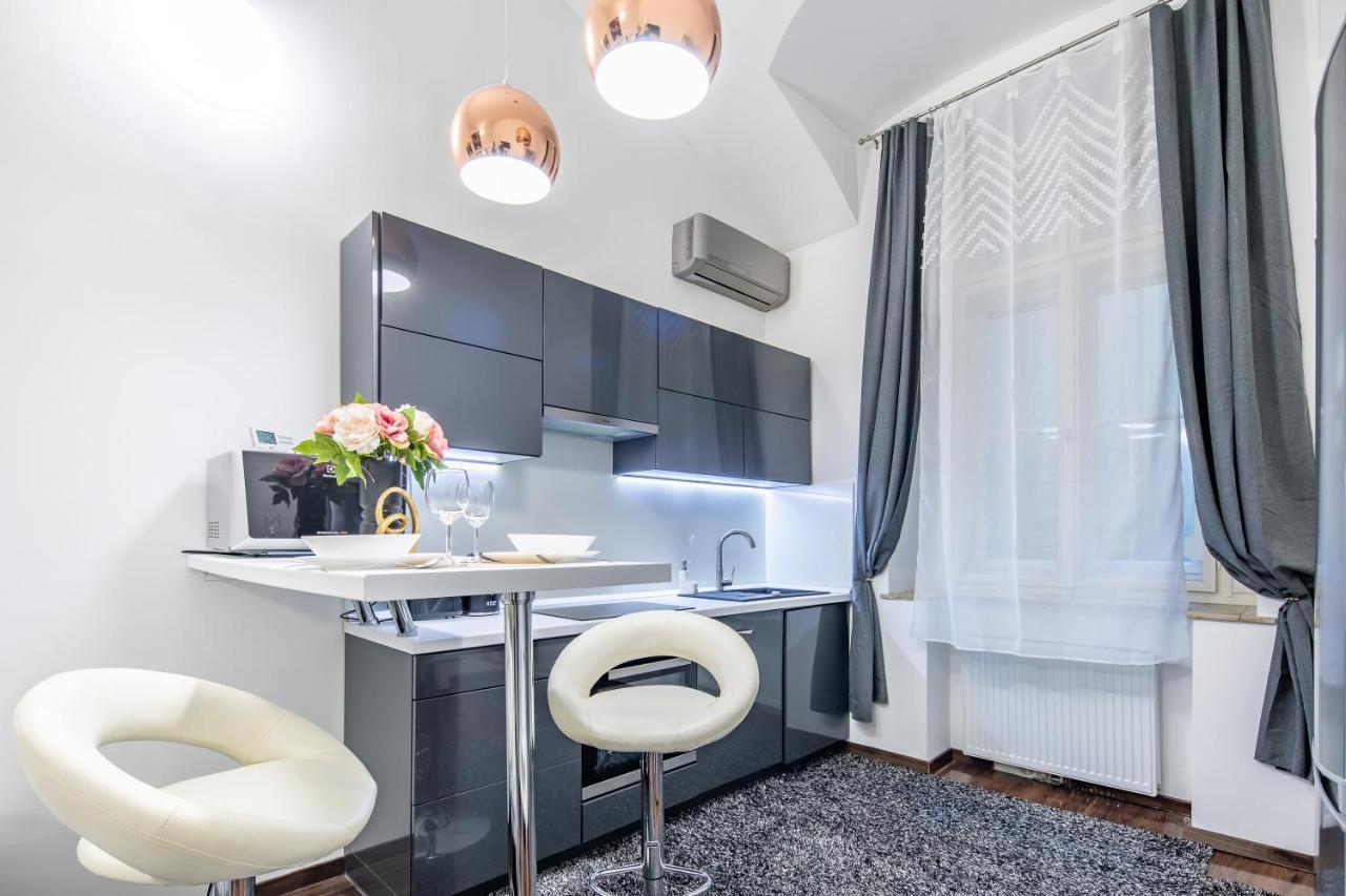 Melody Meadow Apartment บูดาเปสต์ ภายนอก รูปภาพ