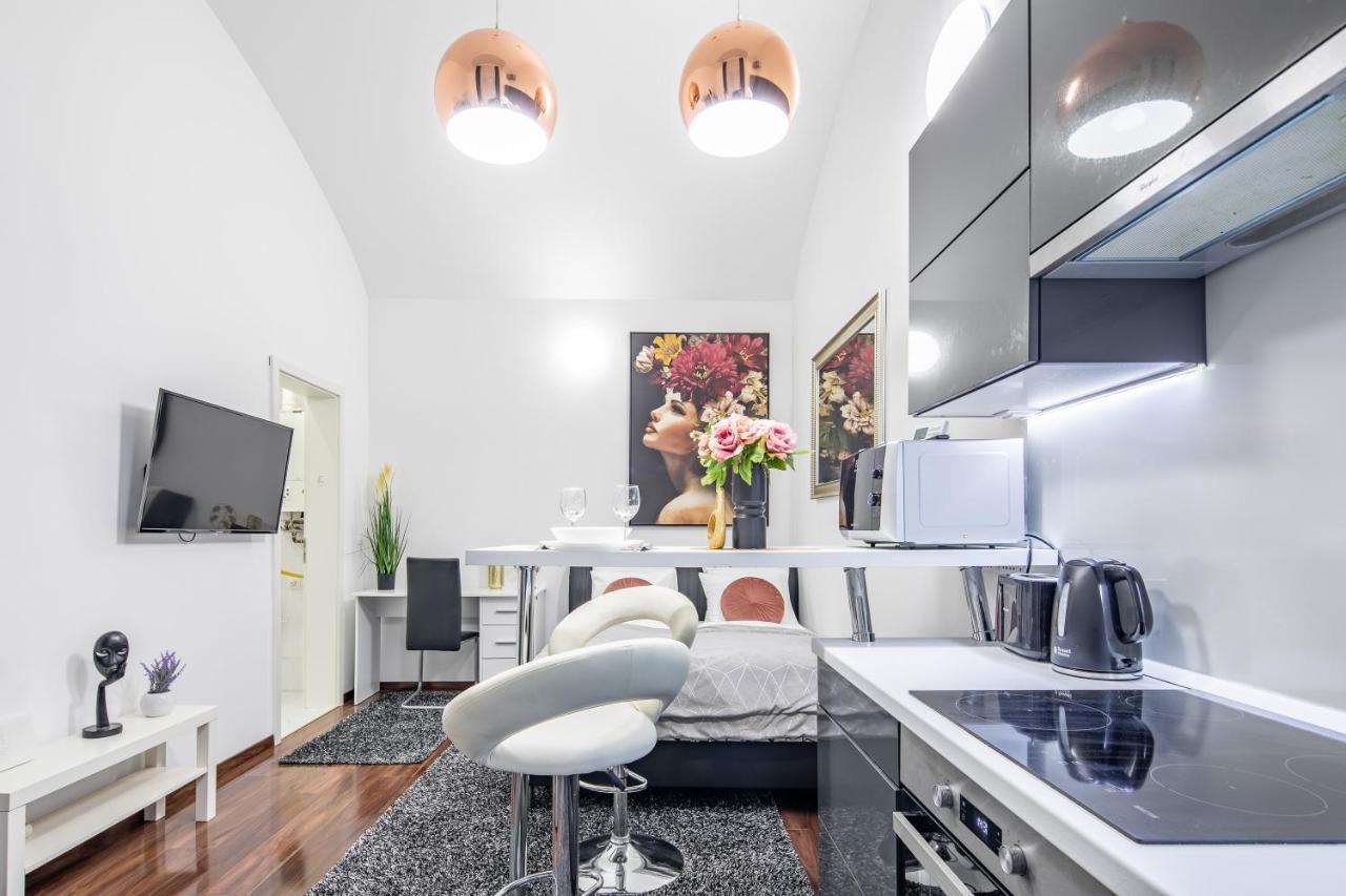 Melody Meadow Apartment บูดาเปสต์ ภายนอก รูปภาพ