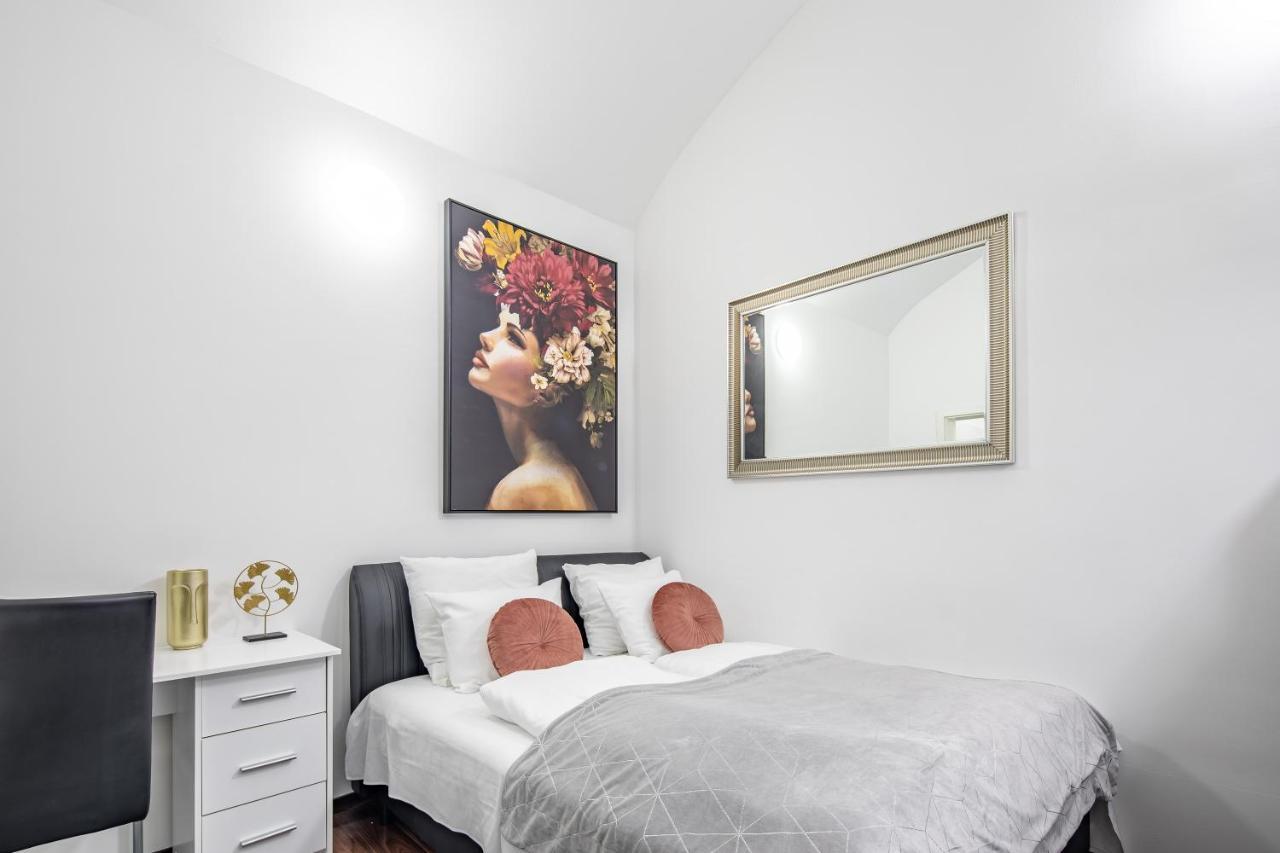 Melody Meadow Apartment บูดาเปสต์ ภายนอก รูปภาพ